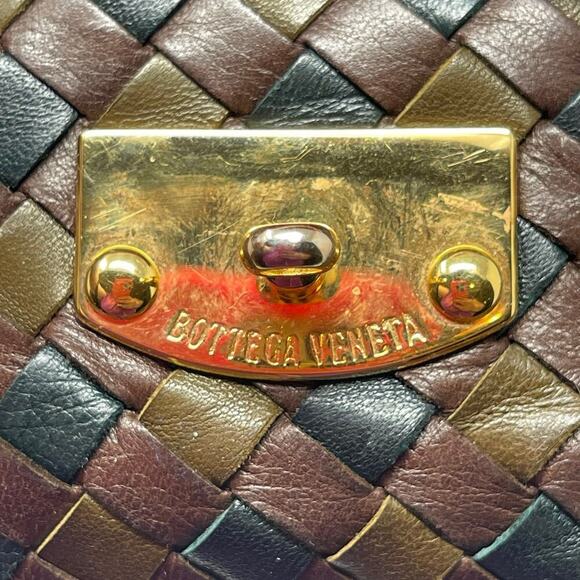 BOTTEGA VENETA Intrecciato Nappa Lock Flap Shoulder Woven Bag in brown green - Picture 4 of 16